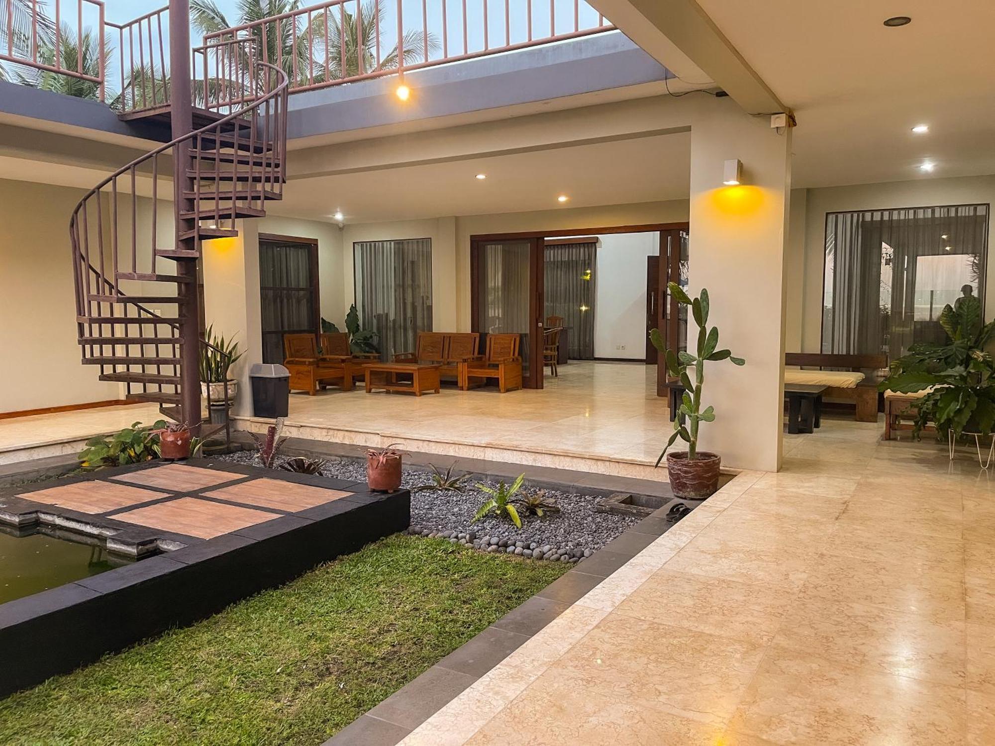 Blue Salt Villa *